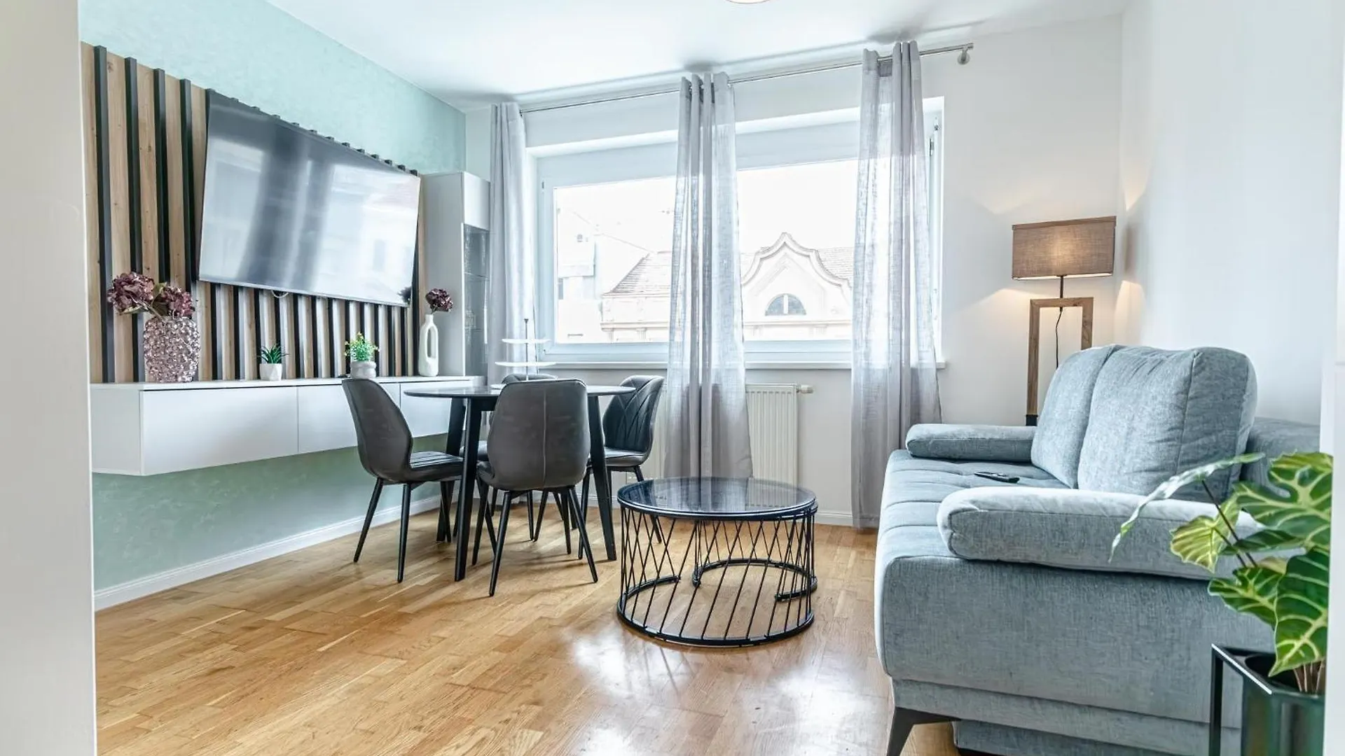 Trendy - Modern 1Br & 1Lr Apartment In Vienna Center Austria